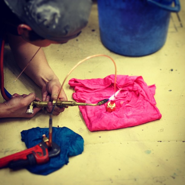 コスモテックの水タンク修理。